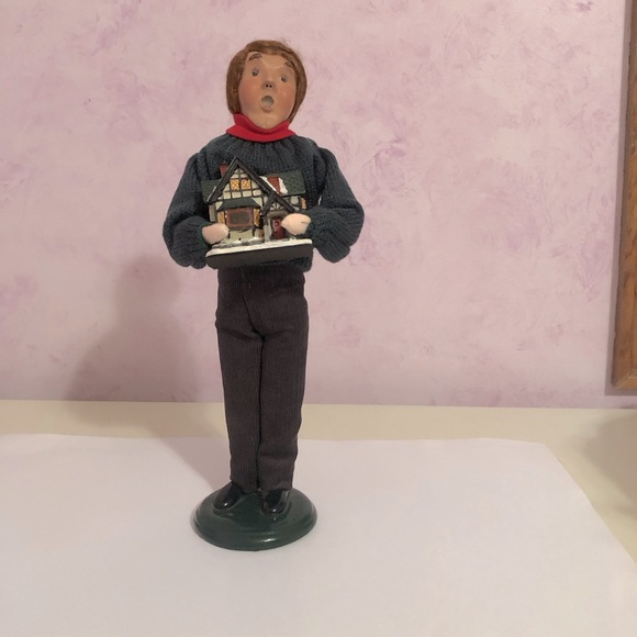 Byers Choice Caroler - Picture 1 of 14